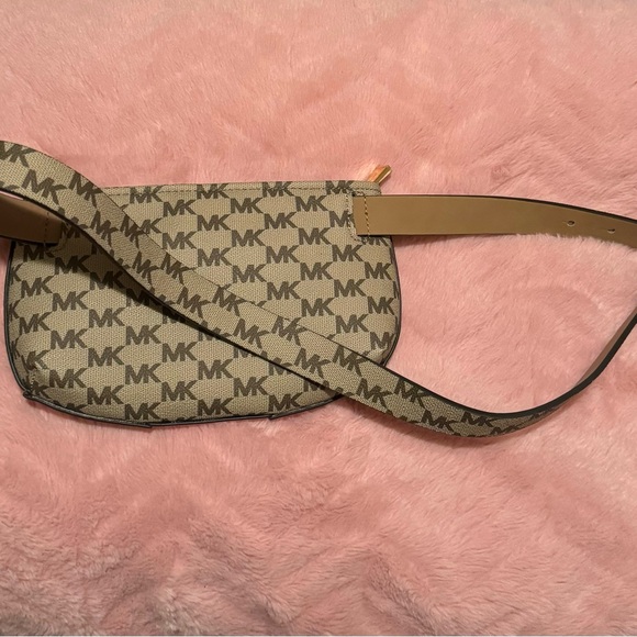 Michael Kors Logo waist/belt bag - Picture 2 of 6
